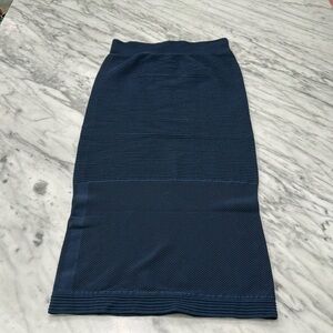 Bcbg body contour skirt